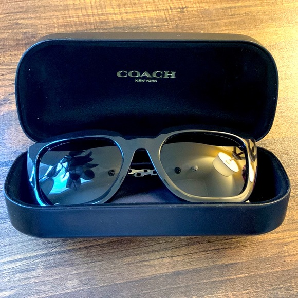 Coach Sunglasses (HC8258U) - LIKE NEW - Picture 8 of 8